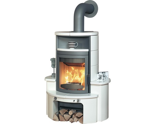 Kaminofen mit Holzfach und Ablageflächen