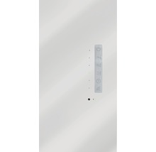 Detailansicht eines Spiegels mit Touchscreen-Funktionen zur Steuerung von Licht, Temperatur und anderen Einstellungen