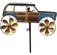 Windspiel Auto mit Propellerrädern