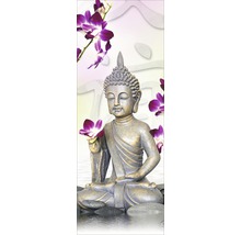 Buddha Statue mit Orchideenblüten
