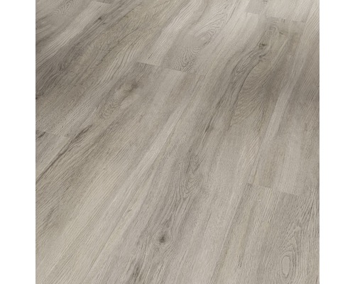 Nahaufnahme von Laminatboden in Holzoptik