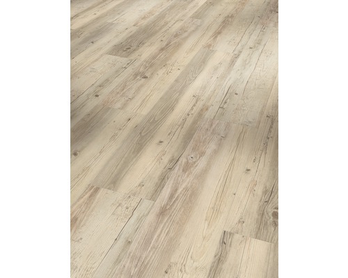 Nahaufnahme von Laminatboden mit Holzstruktur