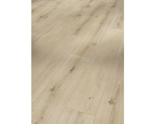 Verlegtes Laminat mit Holzoptik