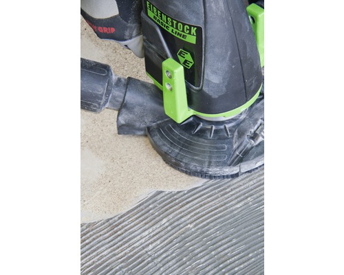 Eibenstock Betonschleifer im Einsatz auf Betonoberfläche