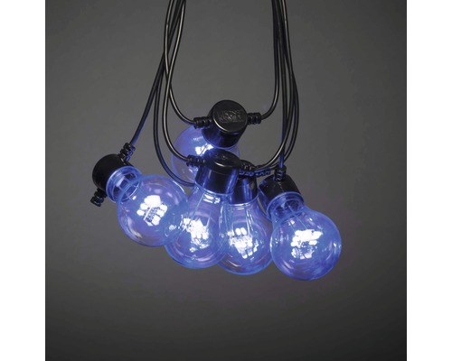 Lichterkette mit mehreren blauen Glühbirnen
