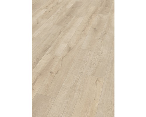 Verlegter Laminatboden mit Holzstruktur