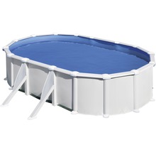 Ovaler Swimmingpool mit Stahlwand und Wasser