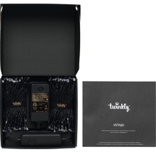 Twinkly Lichterkette im geöffneten Karton mit Netzteil und Bedienungsanleitung