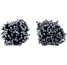 Dekorative Lichterkette mit vielen kleinen Lichtern