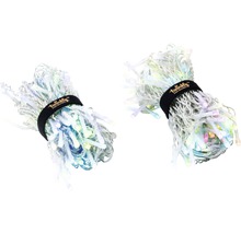 Zwei zusammengebundene Lichterketten mit Twinkly Logo Band.