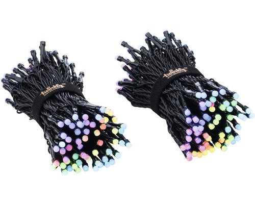 Zwei zusammengebundene Lichterketten mit mehreren Lampen