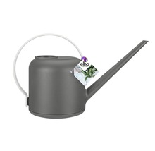 Graue Gießkanne mit weißem Griff und langem Auslauf.