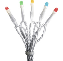 LED Lichterkette mit mehrfarbigen Lichtern und weißem Kabel