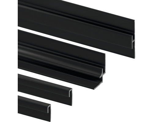 Verschiedene schwarze Kunststoffprofile in unterschiedlichen Größen