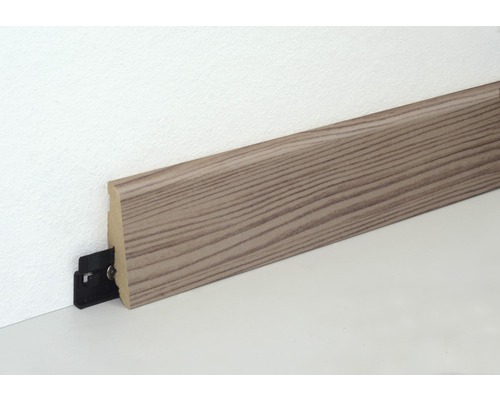 Sockelleiste mit Holzmaserung und Befestigungsclip