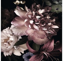 Blumenarrangement mit Pfingstrosen und Lilien