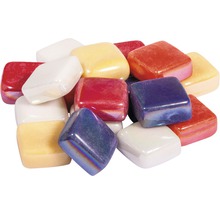 Glasmosaiksteine in verschiedenen Farben