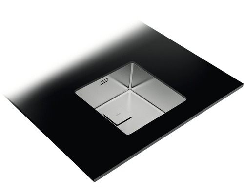 Spülbecken aus Edelstahl in Arbeitsplatte