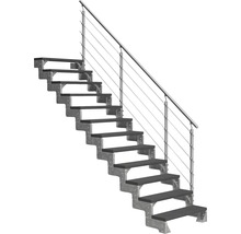 Treppe mit Metallrahmen und Geländer mit Drahtseilen