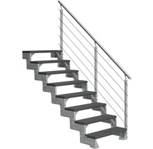 Treppe mit Metallgeländer und Stufen