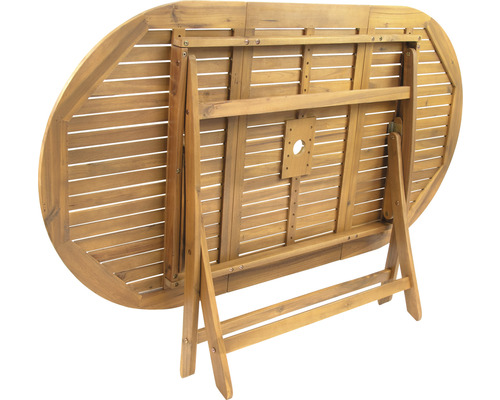 Zusammengeklappter ovaler Gartentisch aus Holz