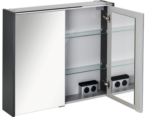 Offener Spiegelschrank mit Glasböden