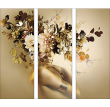 Dreiteiliges Wandbild mit einer Frau, die Blumenschmuck trägt