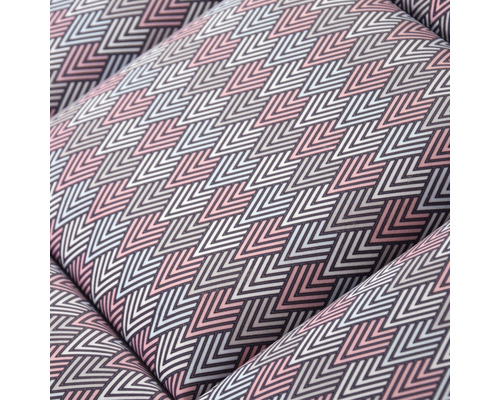 Nahaufnahme von Kissen mit geometrischem Muster