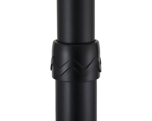 Detail einer schwarzen Stange mit gerändeltem Verbindungsstück