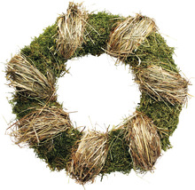 Kranz aus Moos und Heuballen