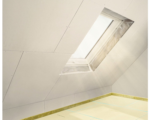 Dachgeschossausbau mit Gipskartonplatten und Dachfenster