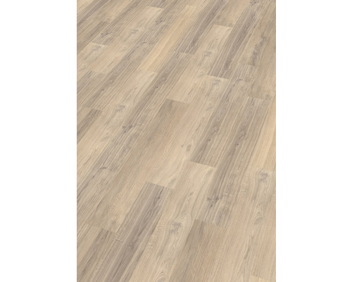 Verlegter Laminatboden mit Holzoptik