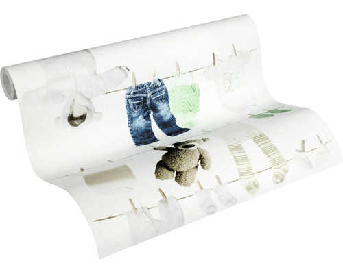 Tapete mit Motiv von Babykleidung an einer Wäscheleine