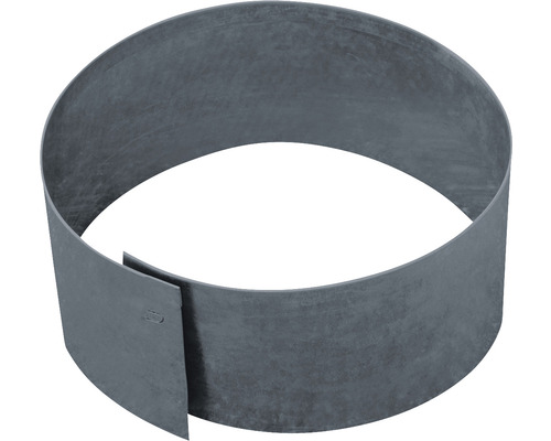 Einfassung aus Metall zur Begrenzung von Gartenbeeten