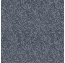Detailaufnahme einer floral gemusterten Tapete mit Blättern und Beeren