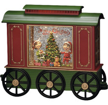 Dekorativer Weihnachtszug mit Schneekugel, Tannenbaum und Figuren als festliche Dekoration