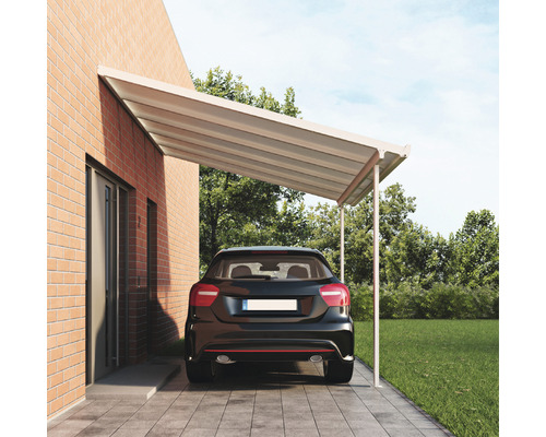Carport mit Auto vor einem Haus