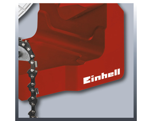 Detailansicht einer Einhell Kettensäge mit Einhell Logo.