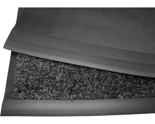 Zwei Fußmatten mit unterschiedlichen Texturen