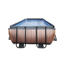 Rechteckiger Frame Pool mit Holzoptik, gefüllt mit Wasser.