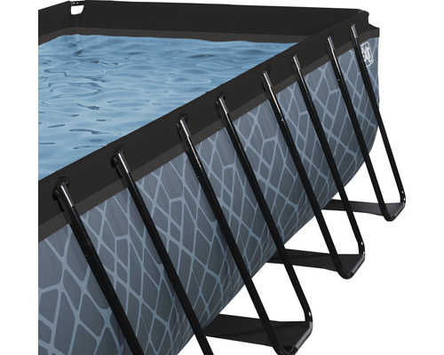 Detailansicht eines Frame-Pools mit Wasser