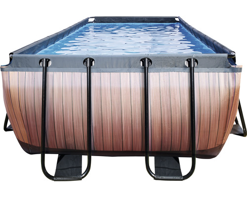 Rechteckiger Pool mit Holzverkleidung und Stahlrahmen