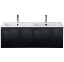 Waschtisch mit zwei Waschbecken und zwei Armaturen