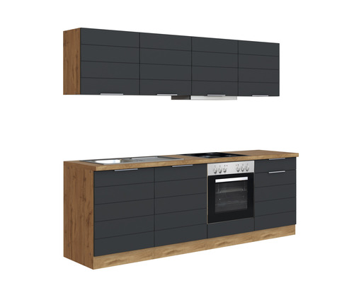 Küchenzeile mit Spüle, Herd und Hängeschränken