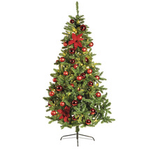 Geschmückter Weihnachtsbaum mit Christbaumkugeln und Blumen