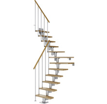 Wendeltreppe mit Holzstufen und Metallgeländer