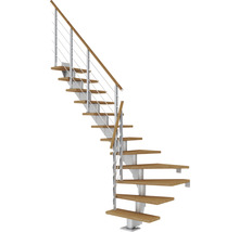 Wendeltreppe mit Holzstufen und Geländer aus Metall