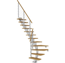 Wendeltreppe mit Holzstufen und Metallgeländer