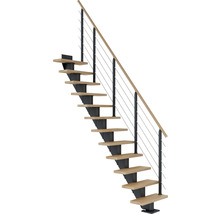 Treppe mit Holzstufen, Metallrahmen und Geländerseilen