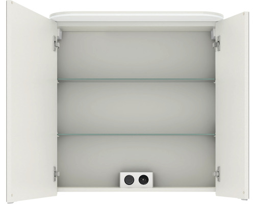 Geöffneter Spiegelschrank mit zwei Glasböden und Steckdose